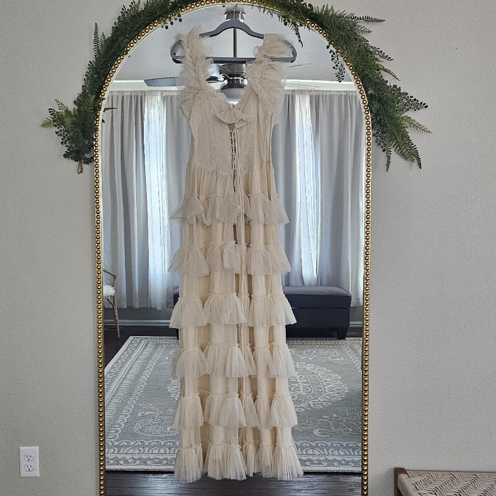 Amy Jane London dress. Formal champagne color dress size L modern Bride